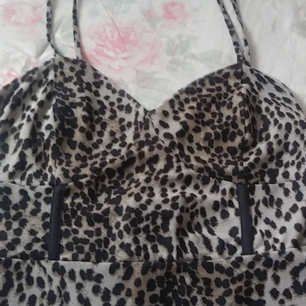 Brand new Guess dress - Picture 3 of 6